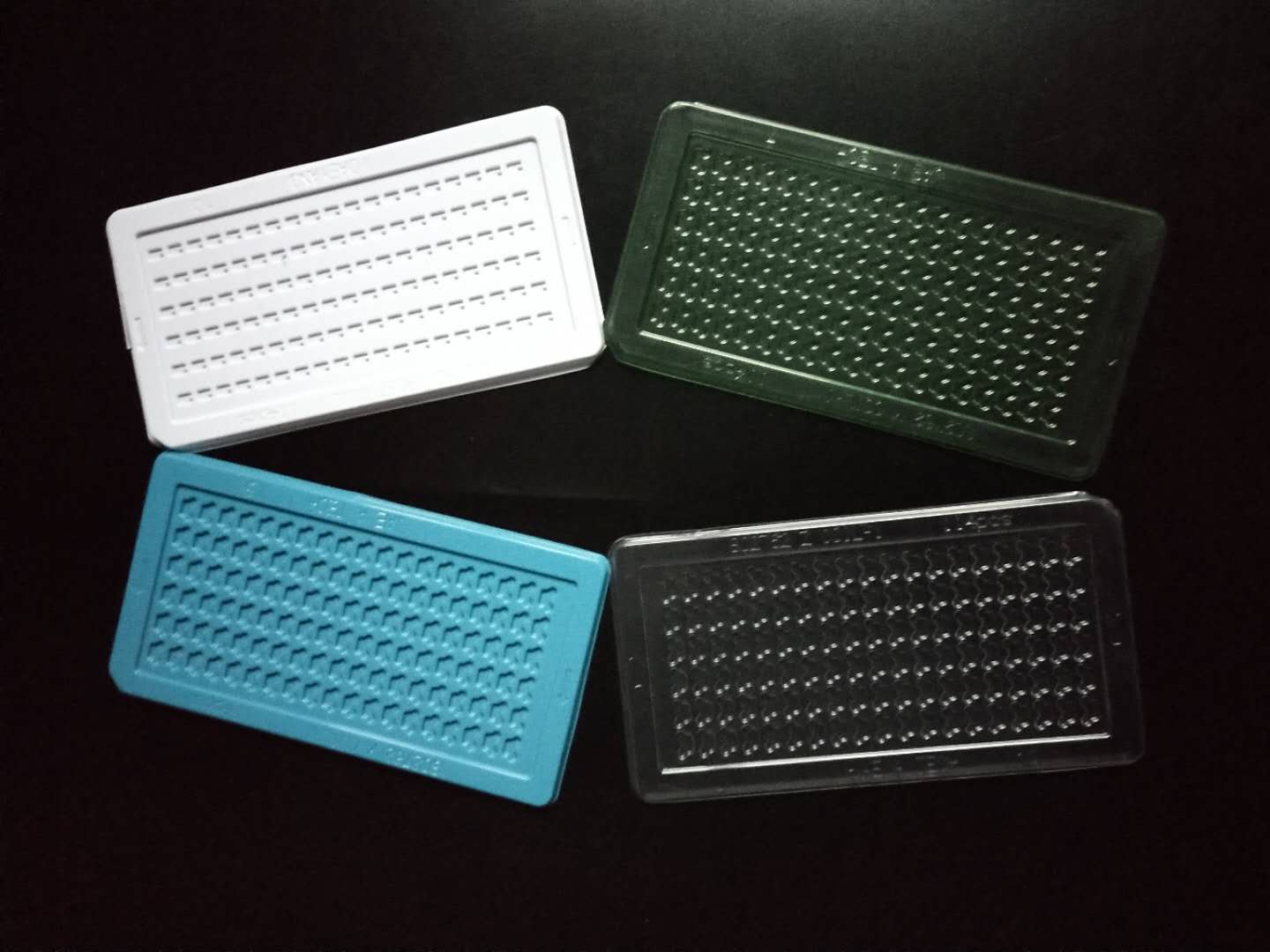 颜色片吸塑托盘定制厂家